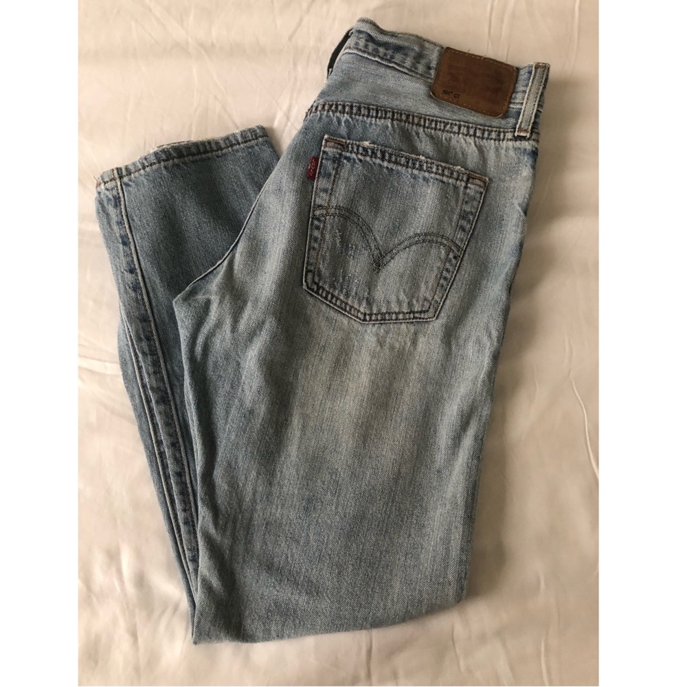 Distressed light wash Levi’s